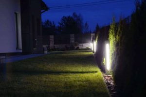 betonowe-lampy-do-oswietlenia-ogrodu