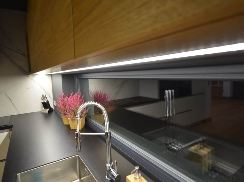Gøre mit bedste Sober Almindelig Oświetlenie LED do kuchni - oświetlenie podszafkowe na wymiar - Soled
