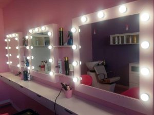 rozowe-lustro-make-up-stand-soled